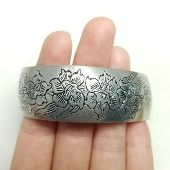 Vintage Leonard Pewter Floral Design Cuff Bangle Bracelet, Silver Tone, Signed - Picture 7 of 9